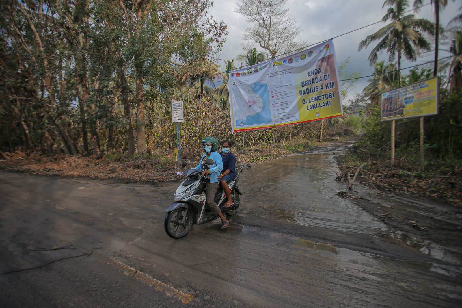 Gunung Lewotobi Laki-laki Erupsi, Menteri Pariwisata Prioritaskan Keselamatan Masyarakat