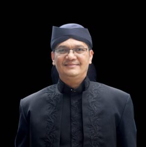 KECREK DAN CEMPALA: Kecerdasan Bunyi Nusantara dan Teknologi Kepemimpinan yang Mengendalikan Jagat Wayang